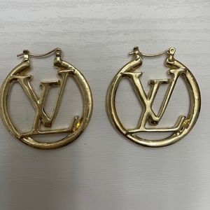 GOLD HOOP EARRINGS